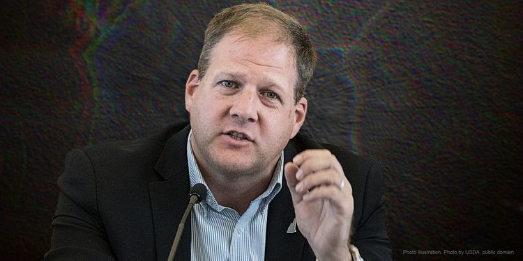 Sununu moves inauguration indoors, citing protests at his home